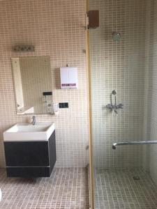 Bathroom Image of 2500 Sq.ft 2 BHK Builder Floor for rent in South City Floors 1, Sector 41 Gurgaon for Rs. 65000