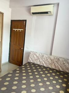 Bedroom Image of 900 Sq.ft 2 BHK Apartment / Flat for sale in Deep Satyadeep Heights, Makarba Ahmedabad for Rs. 6500000