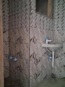 Common Bathroom Image of 950 Sq.ft 2 BHK Apartment / Flat for sale in Sector 101 Noida for Rs. 4500000