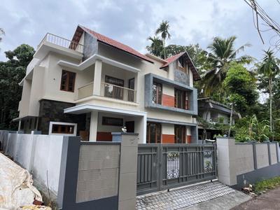 Image of 2450 Sq.ft 4 BHK Independent House for sale in Thrippunithura, Kochi for Rs. 12000000