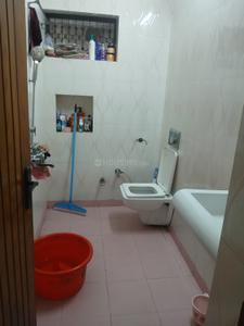 Bathroom Image of 760 Sq.ft 1 BHK Independent House for rent in Paschim Vihar New Delhi for Rs. 22599