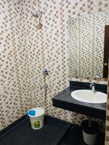 Bathroom Image of Urbanroomz Girls PG nearby Cyberhub Cybercity in DLF Phase 2, Gurgaon