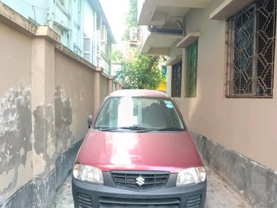 Car Garage Image of 950 Sq.ft 3 BHK Apartment / Flat for sale in Jadavpur Kolkata for Rs. 5000000