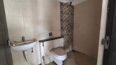 Bathroom Image of 2100 Sq.ft 4 BHK Apartment / Flat for sale in Dolphin Jewel O, Deopuri Raipur for Rs. 10500000