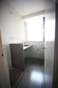 Kitchen Image of 1800 Sq.ft 3 BHK Apartment / Flat for sale in Bhadaj Ahmedabad for Rs. 10500000