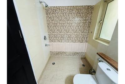 Bathroom Image of 2061 Sq.ft 3 BHK Apartment / Flat for sale in Orchid Petals, Sector 49 Gurgaon for Rs. 36000000