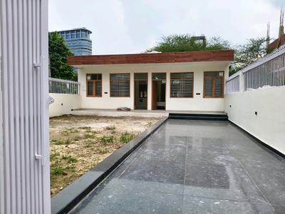 Passage Image of 1000 Sq.ft 1 RK Independent House for rent in HUDA Plot Sector 42, Sector 42 Gurgaon for Rs. 27000