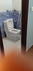 Bathroom Image of 900 Sq.ft 2 BHK Apartment / Flat for rent in Govindpuram Ghaziabad for Rs. 13000