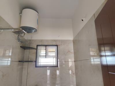 Bathroom Image of 550 Sq.ft 1 BHK Builder Floor for rent in Singasandra Bengaluru for Rs. 25000