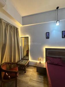 Bedroom Image of 435 Sq.ft 1 RK Apartment / Flat for rent in Paramount Golfforeste Oak &amp; Pine, Surajpur Greater Noida for Rs. 16000