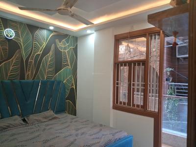 Bedroom Image of 650 Sq.ft 2 BHK Builder Floor for sale in Dwarka Mor New Delhi for Rs. 4000000