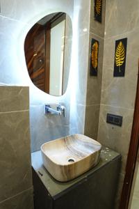 Bathroom Image of 1050 Sq.ft 2 BHK Apartment / Flat for sale in Sector 102 Noida for Rs. 5500000
