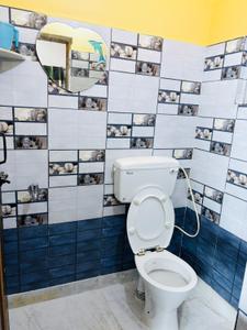 Bathroom Image of 1110 Sq.ft 2 BHK Apartment / Flat for sale in Airport Gate no. 1 Kolkata for Rs. 3800000
