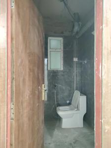 Common Bathroom Image of 1400 Sq.ft 3 BHK Apartment / Flat for sale in Pearl Vista, Noida Extension Greater Noida for Rs. 7501300