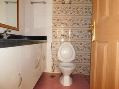 Bathroom Image of 2106 Sq.ft 3 BHK Duplex for rent in Sobha Malachite, Jakkur Bengaluru for Rs. 125000