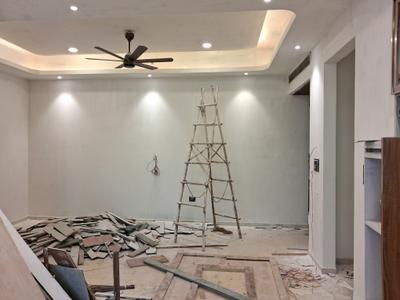 Dining Area Image of 2500 Sq.ft 3 BHK Apartment / Flat for sale in Mahagun Mezzaria, Sector 78 Noida for Rs. 42500000