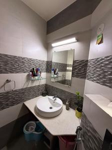 Bathroom Image of 900 Sq.ft 2 BHK Apartment / Flat for rent in Kumar Kruti, Kalyani Nagar Pune for Rs. 50000