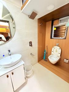 Bathroom Image of 850 Sq.ft 2 BHK Apartment / Flat for sale in Chembur Mumbai for Rs. 23000000