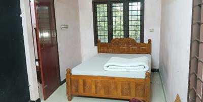 Bedroom Image of 700 Sq.ft 2 BHK Builder Floor for rent in Kakkanad Kochi for Rs. 21000
