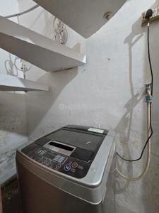 Bathroom Image of 1000 Sq.ft 1 BHK Independent House for rent in Jaipur House Colony Agra for Rs. 24000