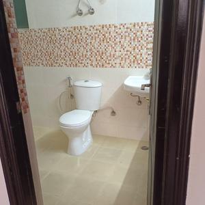 Bathroom Image of 939 Sq.ft 2 BHK Apartment / Flat for rent in Habitech Panchtatva Phase 1, Noida Extension Greater Noida for Rs. 17340