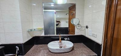 Bathroom Image of 3300 Sq.ft 3 BHK Apartment / Flat for sale in Ambience Lagoon, DLF Phase 3 Gurgaon for Rs. 60000000
