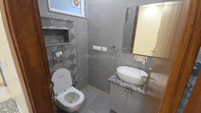 Image of 907 Sq.ft 2 BHK Builder Floor for rent in Lajpat Nagar, New Delhi for Rs. 65000