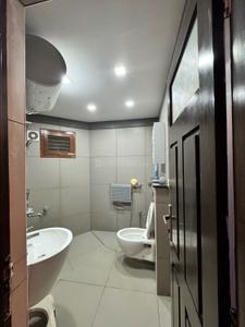 Bathroom Image of 2500 Sq.ft 3 BHK Apartment / Flat for rent in Halasuru Bengaluru for Rs. 200000