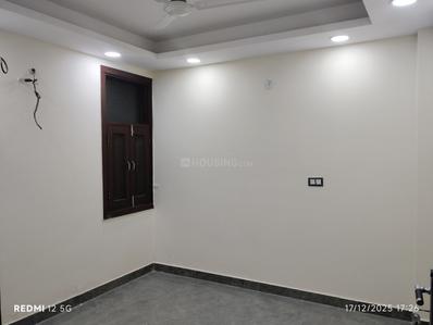 Bedroom Image of 1000 Sq.ft 3 BHK Apartment / Flat for sale in Pul Prahlad Pur New Delhi for Rs. 9000000