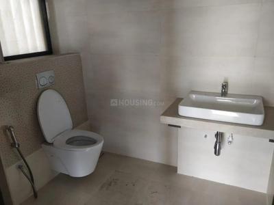 Bathroom Image of 1500 Sq.ft 3 BHK Apartment / Flat for rent in Runal Gateway, Ravet Pune for Rs. 34000