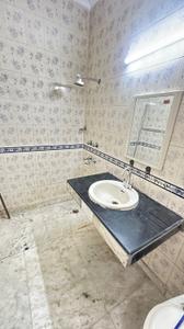 Bathroom Image of 1580 Sq.ft 3 BHK Apartment / Flat for rent in East Of Kailash New Delhi for Rs. 80000