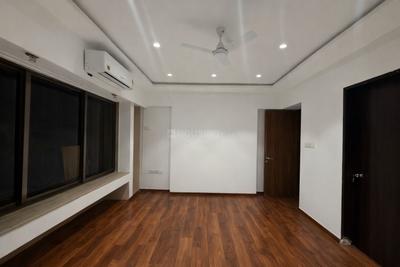 Balcony Image of 2100 Sq.ft 3 BHK Apartment / Flat for rent in Fortune Towers, Byculla Mumbai for Rs. 160000