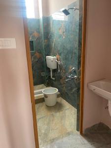 Bathroom Image of 750 Sq.ft 2 BHK Apartment / Flat for rent in Mambakkam Chennai for Rs. 18000