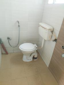 Bathroom Image of 860 Sq.ft 2 BHK Apartment / Flat for rent in Metropark County, Balewadi Pune for Rs. 34000