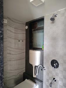 Common Bathroom Image of 730 Sq.ft 2 BHK Apartment / Flat for rent in Hiranandani Polaris, Hiranandani Estate Thane for Rs. 32000