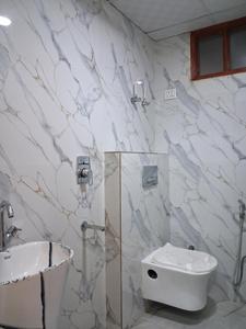Common Bathroom Image of 1550 Sq.ft 3 BHK Apartment / Flat for sale in Sector 104 Noida for Rs. 7080000