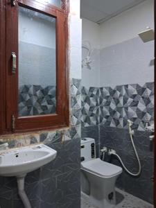 Common Bathroom Image of 1050 Sq.ft 2 BHK Apartment / Flat for sale in Sector 49 Noida for Rs. 4200066