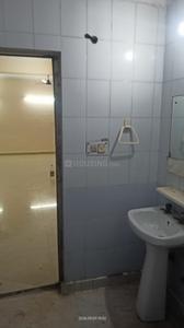 Bathroom Image of 1625 Sq.ft 3.5 BHK Apartment / Flat for rent in Sector 99 Noida for Rs. 32000