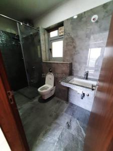 Bathroom Image of 2102 Sq.ft 4 BHK Apartment / Flat for sale in Amanora Adreno Towers, Hadapsar Pune for Rs. 32500000