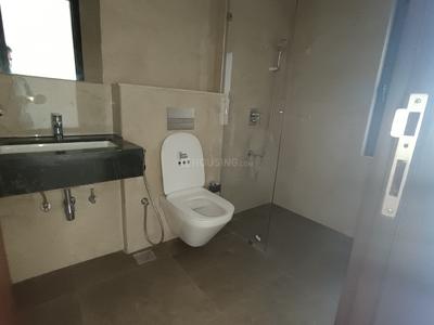 Bathroom Image of 1050 Sq.ft 2 BHK Apartment / Flat for rent in Piramal Mahalaxmi South Tower, Worli Mumbai for Rs. 200000