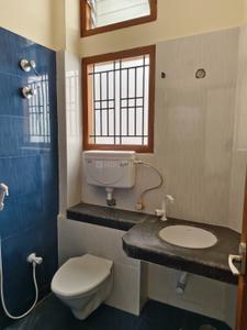 Bathroom Image of 1100 Sq.ft 2 BHK Builder Floor for rent in Arappalayam Madurai for Rs. 19000