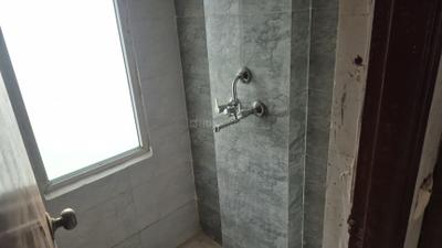 Bathroom Image of 585 Sq.ft 1 BHK Apartment / Flat for rent in Amrapali Dream Valley 2, Noida Extension Greater Noida for Rs. 15990