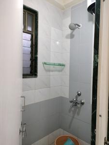 Common Bathroom Two Image of 600 Sq.ft 1 BHK Apartment / Flat for rent in Bharat Vihar New Delhi for Rs. 19000