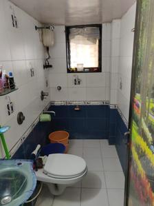 Bathroom Image of 1020 Sq.ft 2 BHK Apartment / Flat for sale in Mittal Ruia Park, Juhu Mumbai for Rs. 55000000