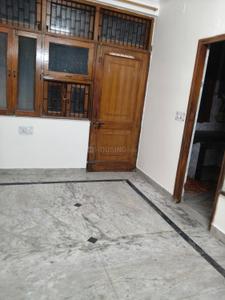 Bedroom Image of 700 Sq.ft 2 BHK Builder Floor for rent in Paschim Vihar New Delhi for Rs. 22150