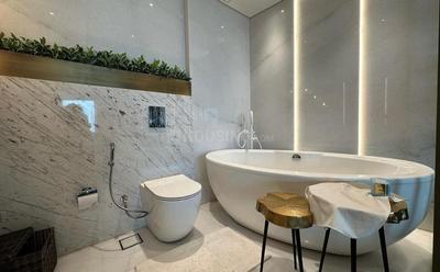 Bathroom Image of 2058 Sq.ft 3 BHK Apartment / Flat for sale in Lokhandwala Minerva, Worli Mumbai for Rs. 135000000