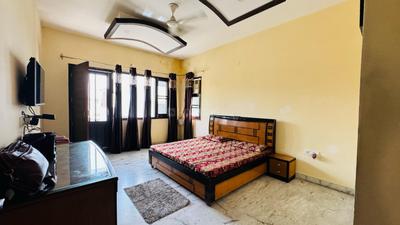 Bedroom Image of 2000 Sq.ft 2 BHK Builder Floor for rent in Channi Himmat Jammu for Rs. 25000