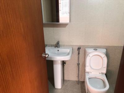 Bathroom Image of 1900 Sq.ft 3.5 BHK Apartment / Flat for rent in L And T Raintree Boulevard Cl 5, Sahakara Nagar Bengaluru for Rs. 90000