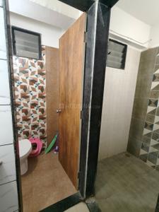 Bathroom Image of 709 Sq.ft 1 BHK Apartment / Flat for rent in Green Paradise, Dahin Nagar Surat for Rs. 10500