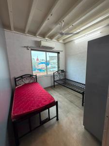 Bedroom Image of 650 Sq.ft 2 BHK Apartment / Flat for rent in Colaba Mumbai for Rs. 75000